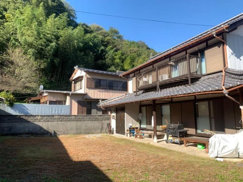 四国旅行のhub拠点 古民家ゲストハウス Heso Camp Miyoshi (Tokushima) Exterior foto